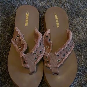 Brown wurl Sandals